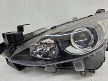 Laden Sie das Bild in den Galerie-Viewer, Frontscheinwerfer Mazda III B45A-51040 Links Scheinwerfer Headlight