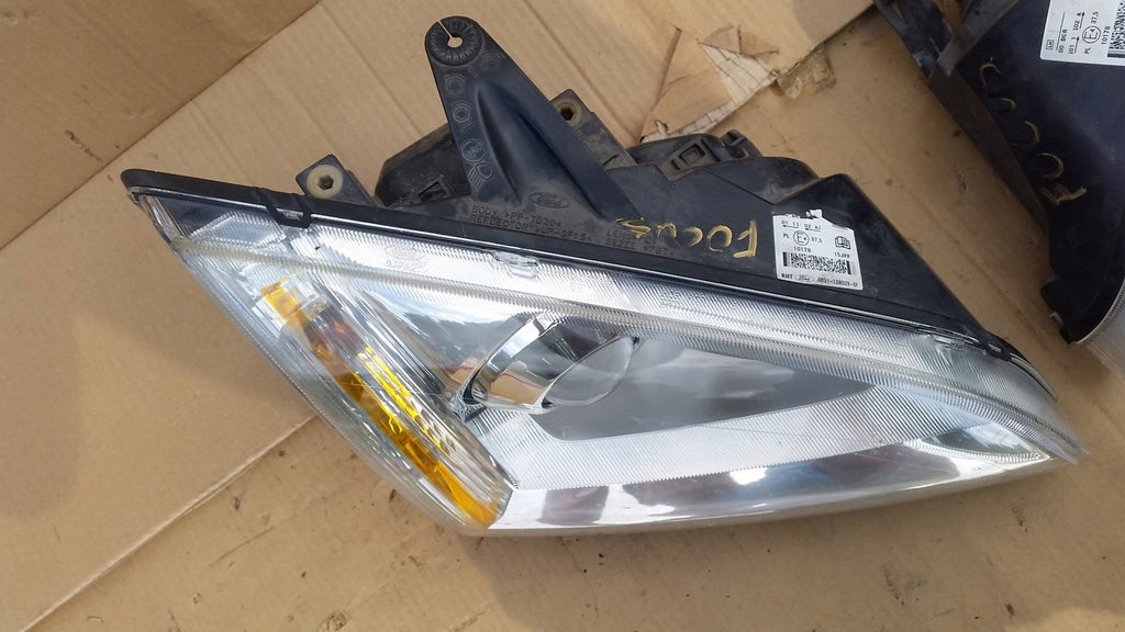 Frontscheinwerfer Ford Focus 4M51-13W03029-EF Xenon Links Scheinwerfer Headlight