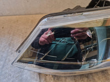 Laden Sie das Bild in den Galerie-Viewer, Frontscheinwerfer Skoda Fabia III 6V1941015B Links Scheinwerfer Headlight SCH2011461024tc