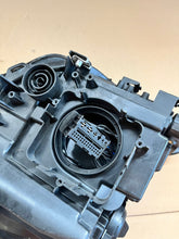 Laden Sie das Bild in den Galerie-Viewer, Frontscheinwerfer Seat Tarraco 5FJ941007D Full Led Links Scheinwerfer Headlight