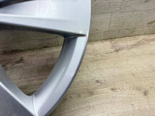 Laden Sie das Bild in den Galerie-Viewer, 1x Alufelge 18 Zoll 57A601025M Skoda Karoq Rim Wheel FEL2021817156tz