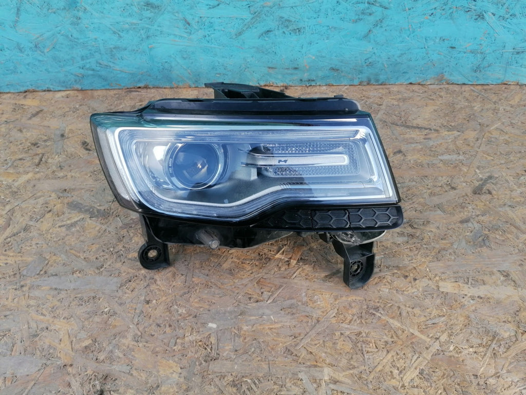 Frontscheinwerfer Jeep Grand Cherokee Wk2 68144704AC Xenon Rechts Headlight SCH9290807858iw