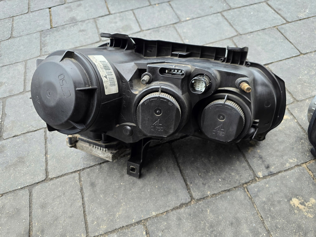 Frontscheinwerfer Alfa Romeo 159 Xenon Ein Stück (Rechts oder Links) Headlight SCH4220139100zy