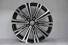 Load image into Gallery viewer, 1x Alufelge 18 Zoll 8.0&quot; 5x114.3 46ET Glanz Schwarz 52910-3Z810 Hyundai