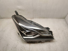 Load image into Gallery viewer, Frontscheinwerfer Toyota Yaris Rechts Scheinwerfer Headlight