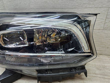 Laden Sie das Bild in den Galerie-Viewer, Frontscheinwerfer Mercedes-Benz X-Class A4709060900 260105XB1B Rechts Headlight SCH1321963952ze