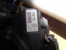 Load image into Gallery viewer, Frontscheinwerfer Toyota Auris 90070909 81110-022K30 Rechts oder Links SCH2705409086tn