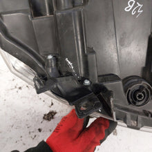 Load image into Gallery viewer, Frontscheinwerfer Citroën C5 III 9684845880 89901892 Xenon Links Headlight