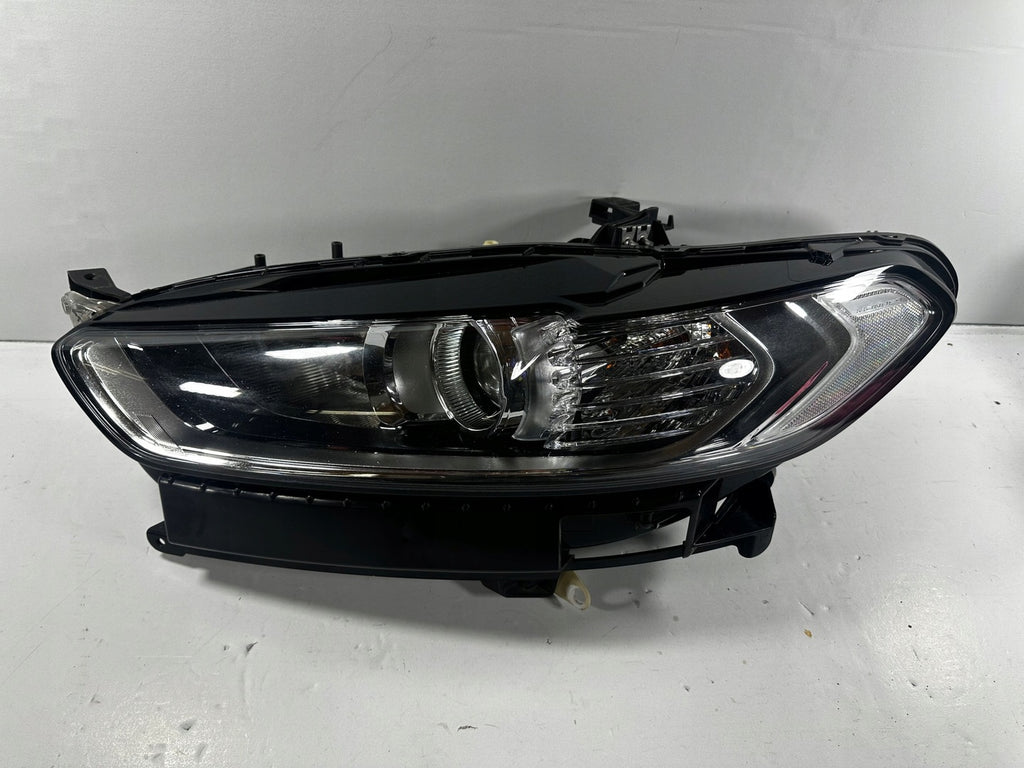 Frontscheinwerfer Ford Mondeo I DS73-13W029-EB DS73-13W030-EB Ein Satz Headlight SCH1448622104ls