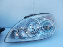 Laden Sie das Bild in den Galerie-Viewer, Frontscheinwerfer Hyundai I30 92102-2LXXX 92101-2LXXX Ein Satz Headlight