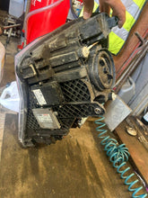 Laden Sie das Bild in den Galerie-Viewer, Frontscheinwerfer Skoda Superb III 3V1941015A Links Scheinwerfer Headlight