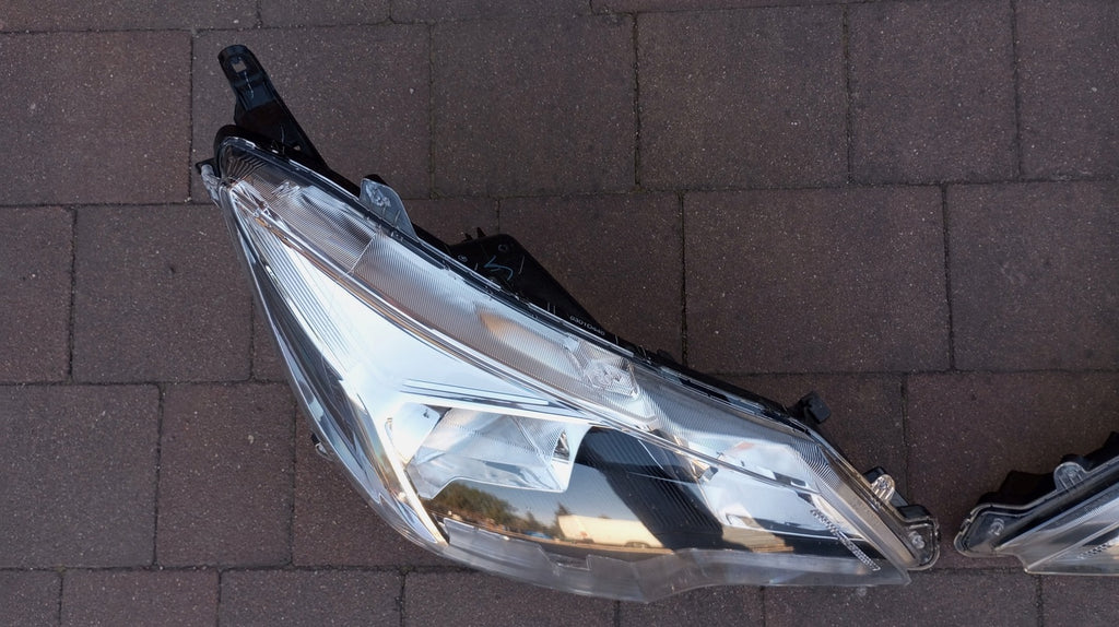 Frontscheinwerfer Mitsubishi Space Ein Satz Scheinwerfer Headlight SCH8646274251wd