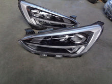 Laden Sie das Bild in den Galerie-Viewer, Frontscheinwerfer Ford Focus LED Ein Satz Scheinwerfer Headlight