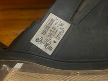 Load image into Gallery viewer, Frontscheinwerfer Audi A6 C6 4F0941003 4F0941004 Ein Stück (Rechts oder Links)