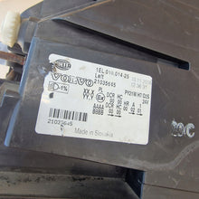 Laden Sie das Bild in den Galerie-Viewer, Frontscheinwerfer Volvo 21035645 Links Scheinwerfer Headlight SCH6616239537ok