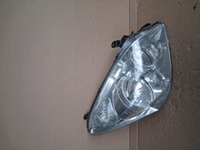 Laden Sie das Bild in den Galerie-Viewer, Frontscheinwerfer Toyota Corolla Verso Rechts Scheinwerfer Headlight SCH3993683658le
