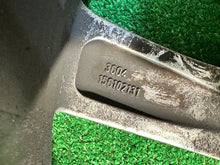 Laden Sie das Bild in den Galerie-Viewer, 1x Alufelge 16 Zoll 7.0" 5x110 41ET 156102131 Alfa Romeo Giulietta Rim Wheel FEL9354612867ws