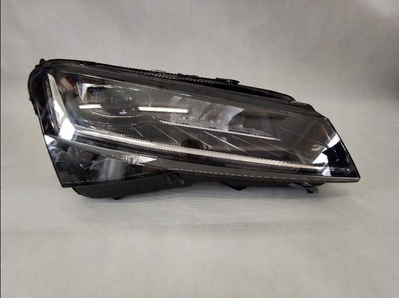 Frontscheinwerfer Skoda Superb III LED Rechts Scheinwerfer Headlight