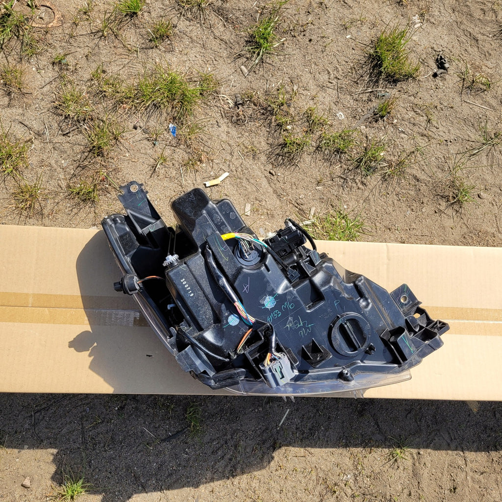 Frontscheinwerfer Mazda D43N-51030 D43N-51040 LED Ein Stück (Rechts oder Links)