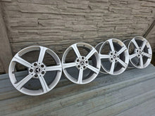 Laden Sie das Bild in den Galerie-Viewer, 4x Alufelge 17 Zoll 6.5" 5x112 44ET Silber A1774011200 Mercedes-Benz W177 FEL5236392352qw