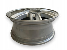 Laden Sie das Bild in den Galerie-Viewer, 1x Alufelge 15 Zoll 6.0&quot; 4x100 50ET 403001822R Renault Koleos Arkana Rim Wheel