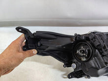 Laden Sie das Bild in den Galerie-Viewer, Frontscheinwerfer Toyota Yaris CCI4390 Links Scheinwerfer Headlight SCH8626819958zs