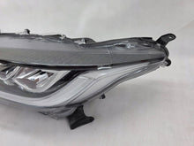 Laden Sie das Bild in den Galerie-Viewer, Frontscheinwerfer Toyota 4 Yaris EUK08 Links Scheinwerfer Headlight SCH5707667052yt