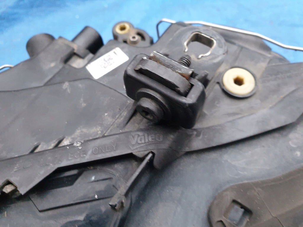 Frontscheinwerfer Audi Q5 90021780 LED Ein Stück (Rechts oder Links) Headlight