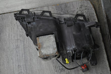 Laden Sie das Bild in den Galerie-Viewer, Frontscheinwerfer BMW E46 Xenon Links Scheinwerfer Headlight SCH1367764157mu