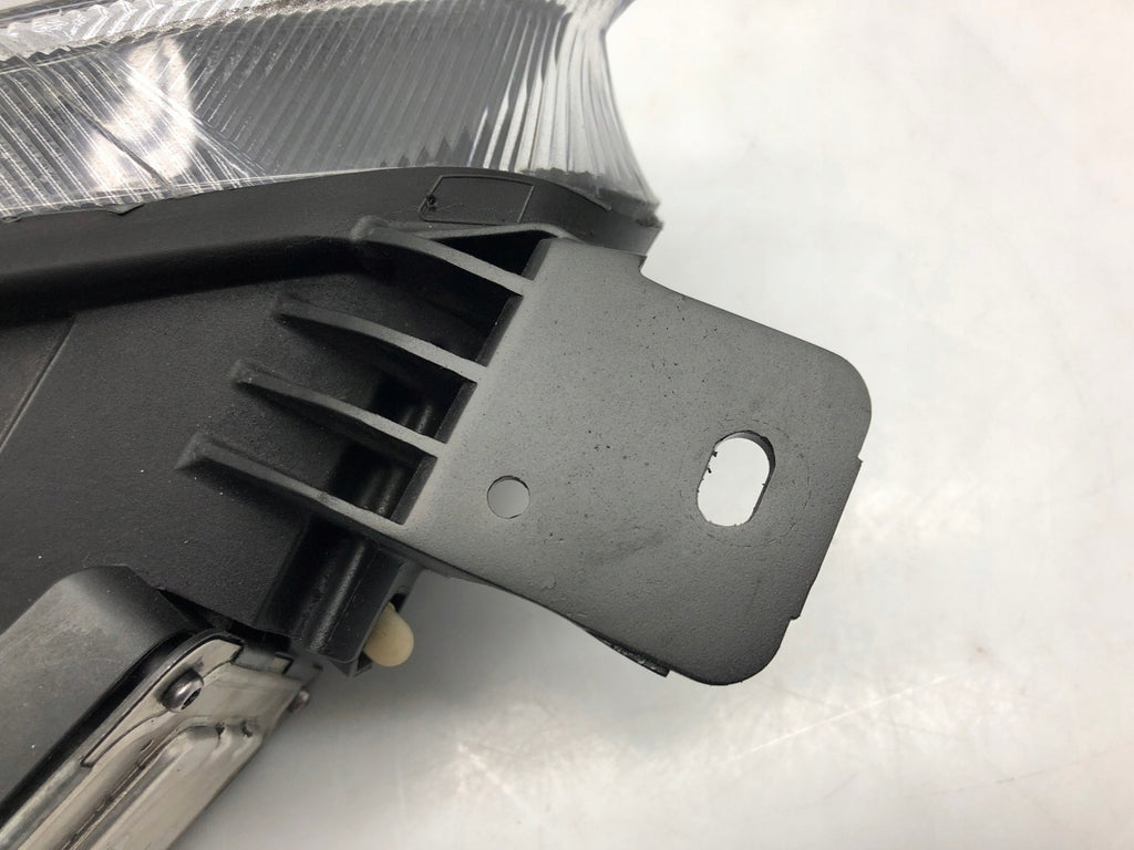 Frontscheinwerfer Ford Focus MX7B-13E15-EDMX7B-13E15- LED Rechts oder Links SCH1239480131qa