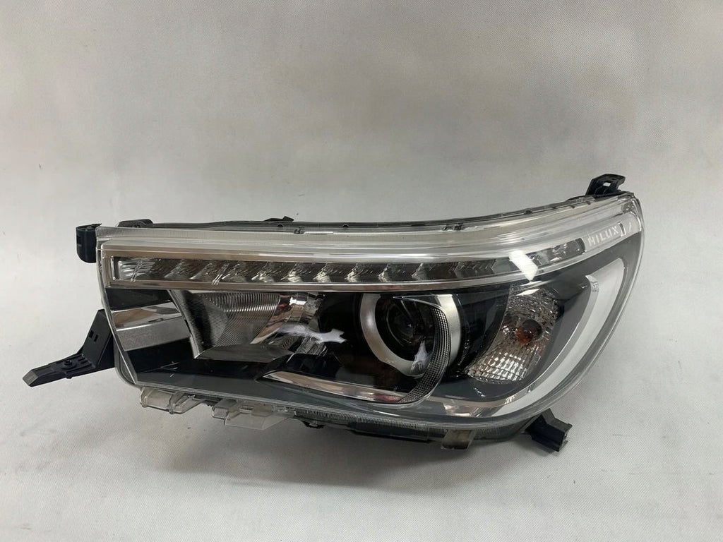 Frontscheinwerfer Toyota Hilux VIII Links Scheinwerfer Headlight SCH1840148178bv