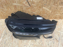 Laden Sie das Bild in den Galerie-Viewer, Frontscheinwerfer Skoda Karoq 57B941010 LED Rechts Scheinwerfer Headlight SCH1713720601vq