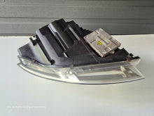 Laden Sie das Bild in den Galerie-Viewer, Frontscheinwerfer Audi A4 B7 8E0941003 Xenon Ein Stück (Rechts oder Links)