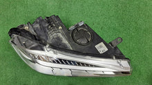 Laden Sie das Bild in den Galerie-Viewer, Frontscheinwerfer BMW X5 F15 F16 7424168AI01 Rechts Scheinwerfer Headlight