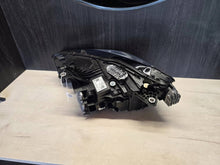 Laden Sie das Bild in den Galerie-Viewer, Frontscheinwerfer BMW 2 Active Tourer U06 5A42248 Full LED Rechts Headlight SCH9965782529iv