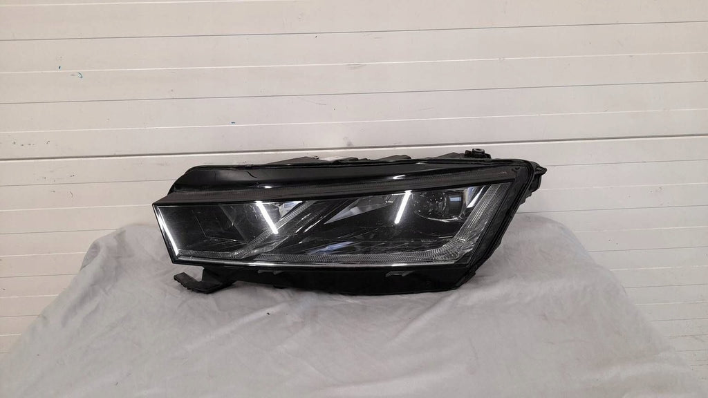 Frontscheinwerfer Skoda Octavia I 030111823300 LE18A6419 5E4941015A Links SCH2311594049ty