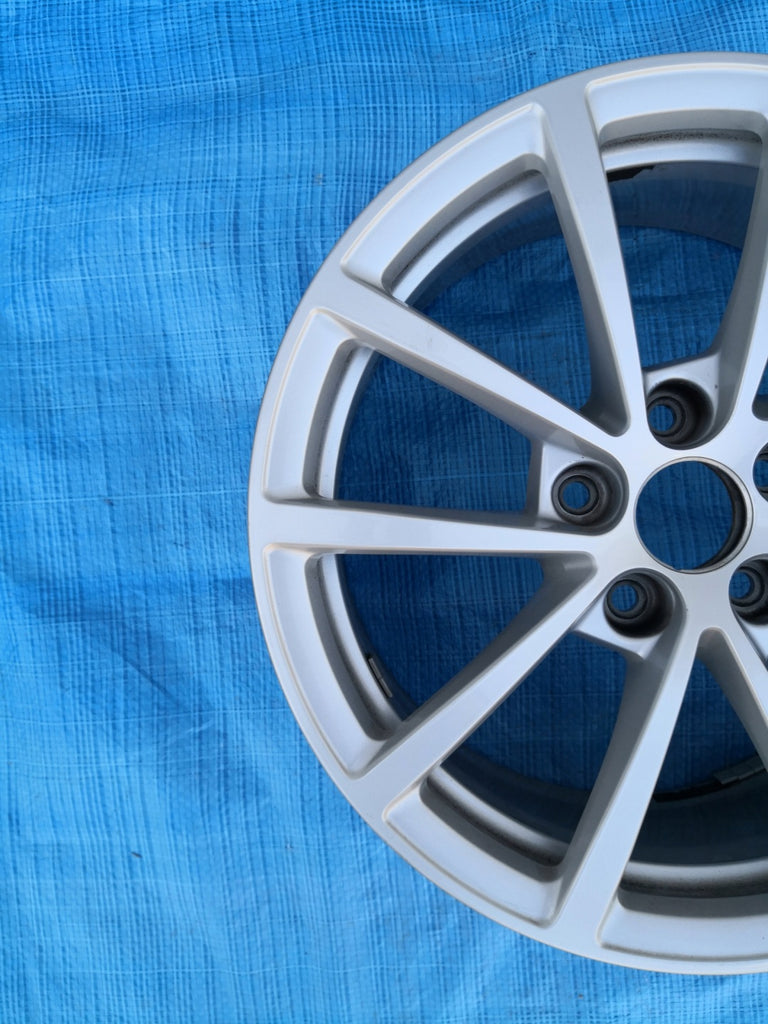 1x Alufelge 17 Zoll 7.5" 5x112 36ET Glanz Silber 4K0601025 Audi A6 C8 B9 FEL5563141843kr