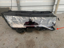 Laden Sie das Bild in den Galerie-Viewer, Frontscheinwerfer Skoda Octavia IV 5E4941010 Rechts Scheinwerfer Headlight SCH1658319029eb