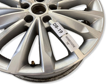 Laden Sie das Bild in den Galerie-Viewer, 1x Alufelge 18 Zoll 7.0" 5x112 43ET Glanz Silber 565601025E Skoda Kodiaq FEL1397689471pi