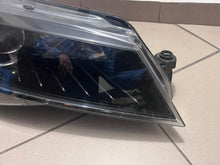 Load image into Gallery viewer, Frontscheinwerfer Skoda Superb III 3V1941016B Xenon Rechts Headlight