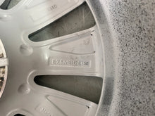 Load image into Gallery viewer, 1x Alufelge 18 Zoll 7.5&quot; 5x112 39ET Glanz Silber 8W0071498 Audi A4 B9 Rim Wheel