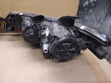 Laden Sie das Bild in den Galerie-Viewer, Frontscheinwerfer Mitsubishi Outlander ECM921-21A20 Rechts oder Links