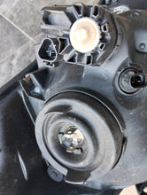 Load image into Gallery viewer, Frontscheinwerfer Toyota Yaris 26555-1HA1B Links Scheinwerfer Headlight SCH8968244063mx