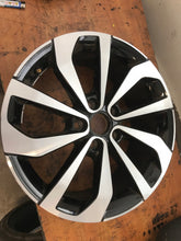 Load image into Gallery viewer, 1x Alufelge 17 Zoll 7.0&quot; 5x112 45ET Glanz Silber 2GA601025AC Vw Rim Wheel