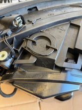 Laden Sie das Bild in den Galerie-Viewer, Frontscheinwerfer BMW E60 E61 Links Scheinwerfer Headlight SCH2322376815xm