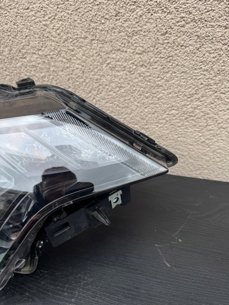 Frontscheinwerfer Mitsubishi Outlander 8301D3-32 Full LED Rechts Headlight