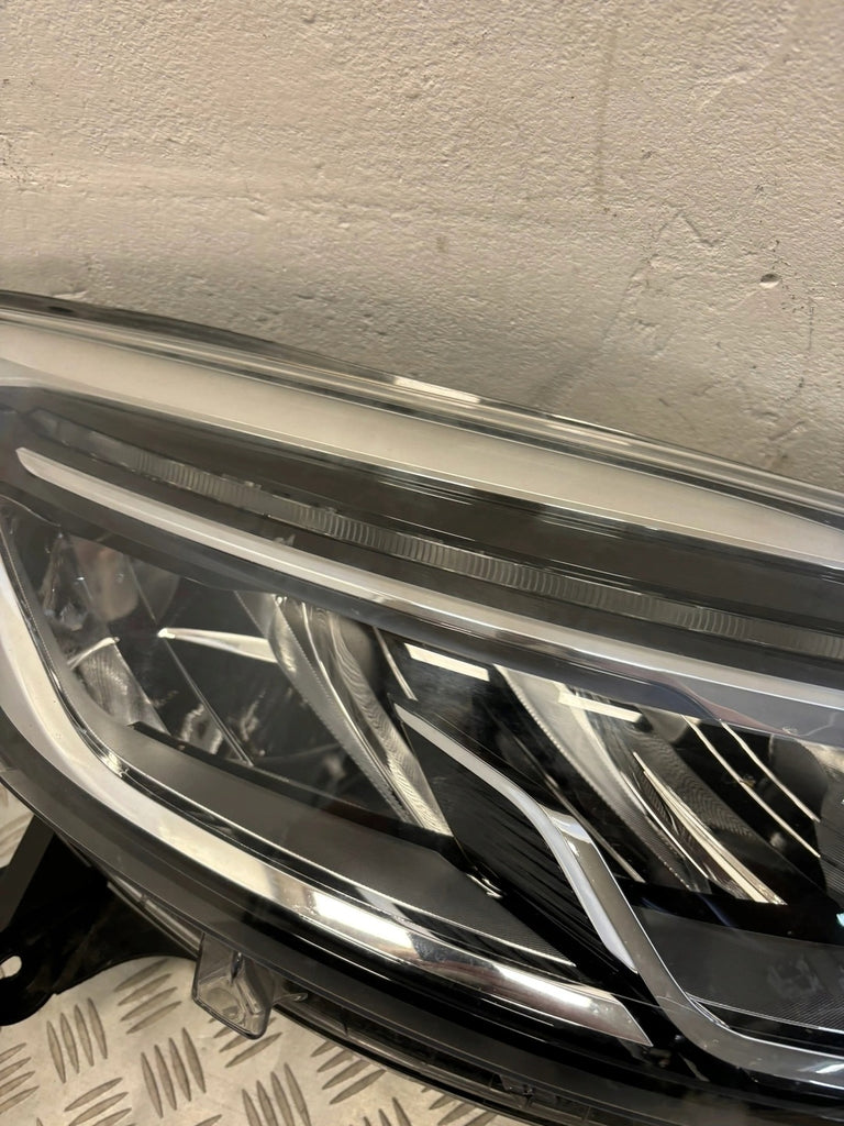 Frontscheinwerfer Renault Captur I 260108245R LED Ein Stück (Rechts oder Links)