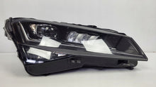 Laden Sie das Bild in den Galerie-Viewer, Frontscheinwerfer Skoda Superb III 3V1941016D Rechts Scheinwerfer Headlight SCH2100710638dn