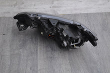 Laden Sie das Bild in den Galerie-Viewer, Frontscheinwerfer Mitsubishi Outlander III 8301C8-64 LED Rechts Headlight
