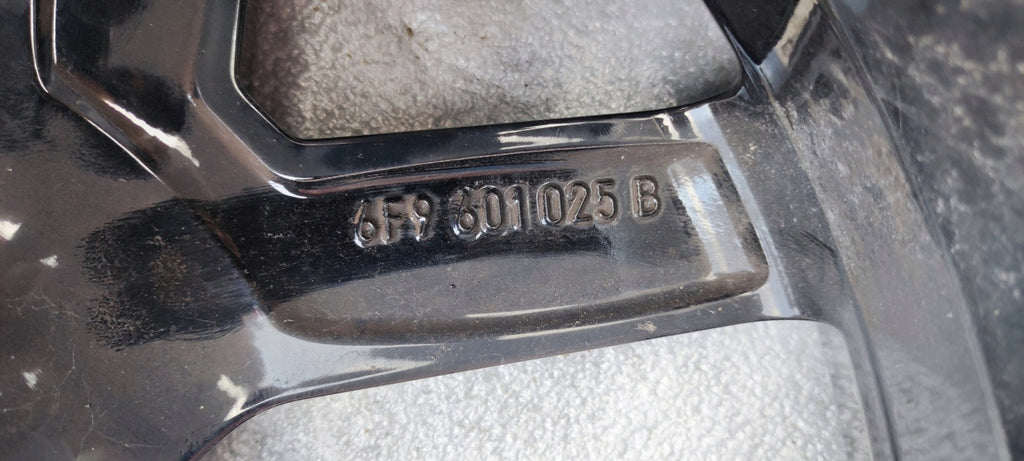 1x Alufelge 18 Zoll 7.0" 5x100 47ET Glanz Schwarz 6F9601025B Seat Arona FEL7025294056dk